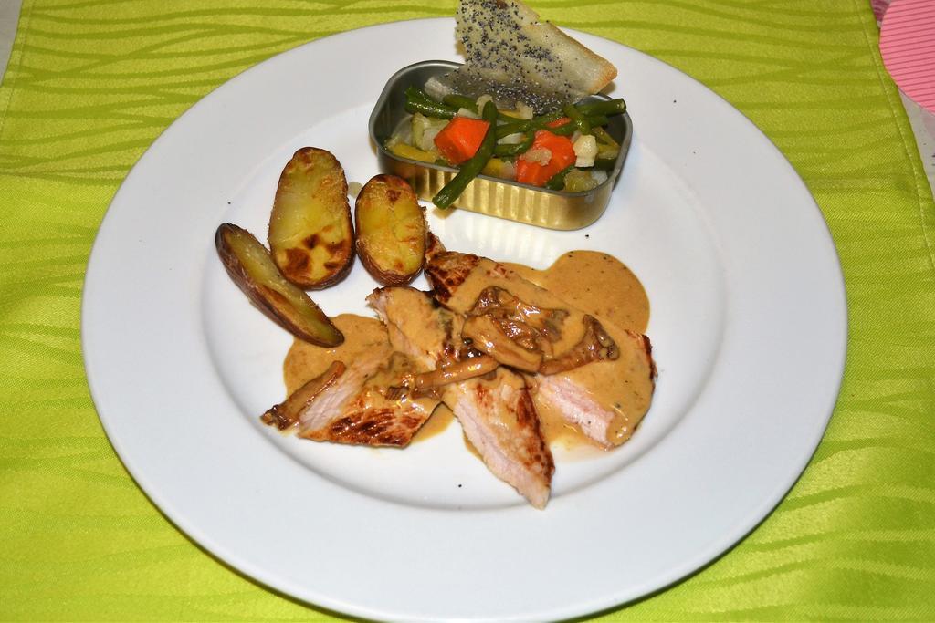 Hotel Restaurant La Braisiere Saint-Romain  Экстерьер фото